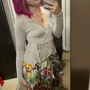Super cute wrap up shirt